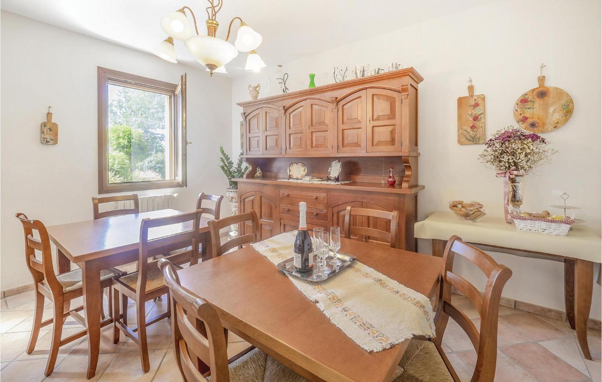 Awesome Home In Ariano Nel Polesine With Kitchen San Basilio Exterior photo