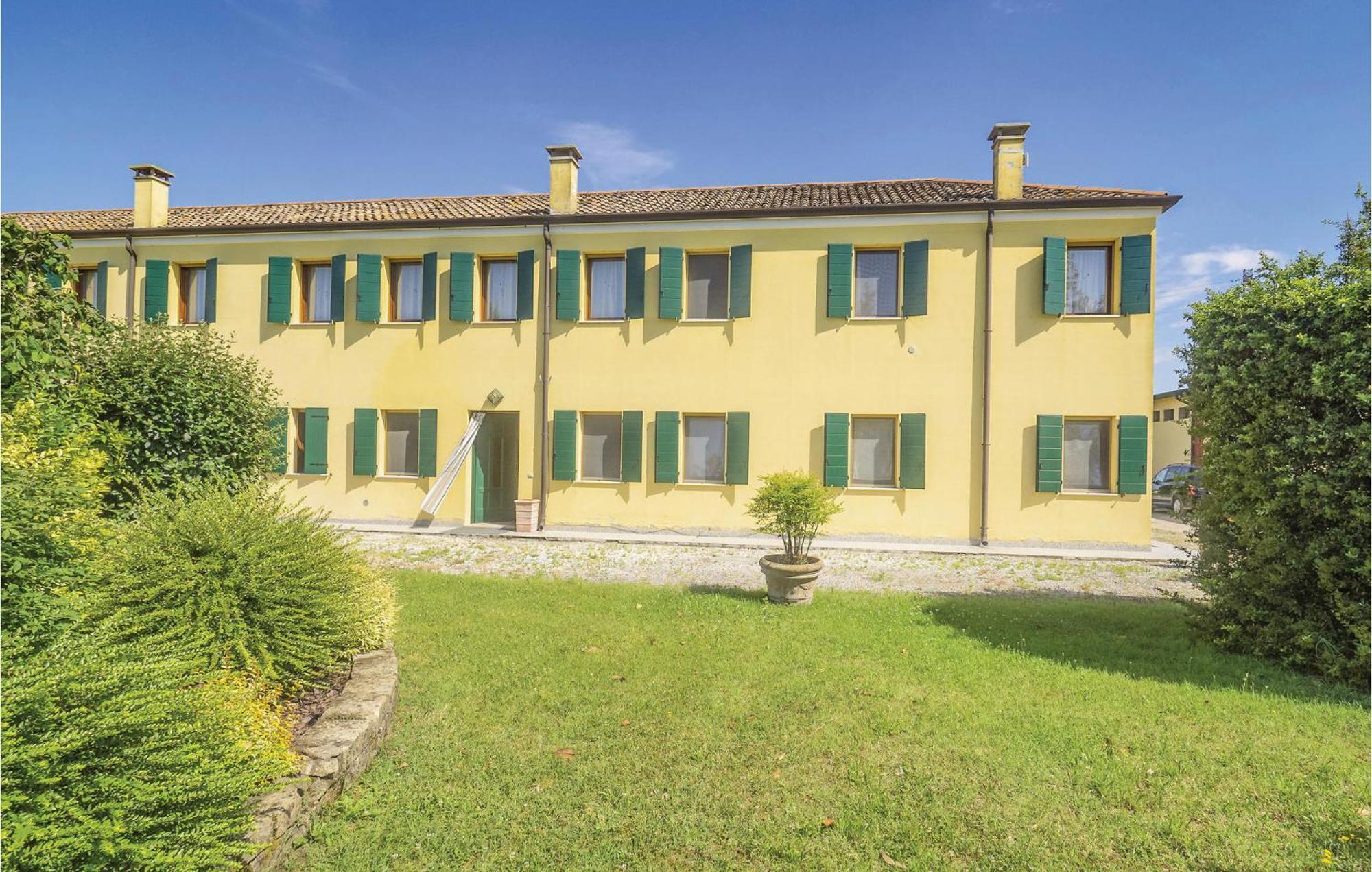 Awesome Home In Ariano Nel Polesine With Kitchen San Basilio Exterior photo