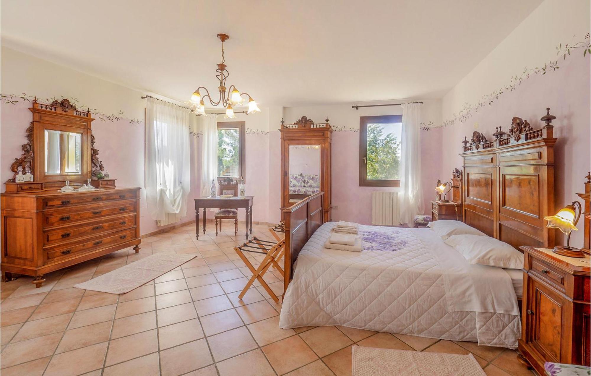 Awesome Home In Ariano Nel Polesine With Kitchen San Basilio Exterior photo